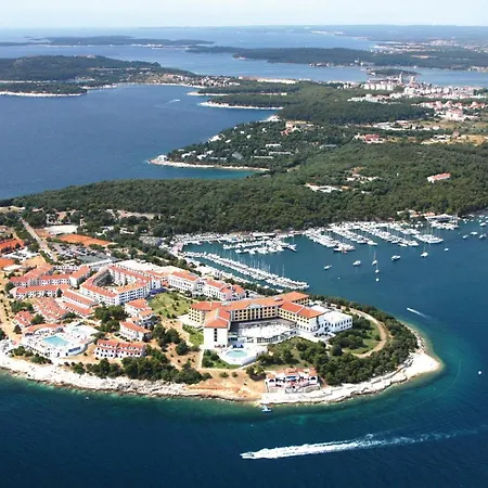 Awesome Apartment In Pula With House Sea View شقة *