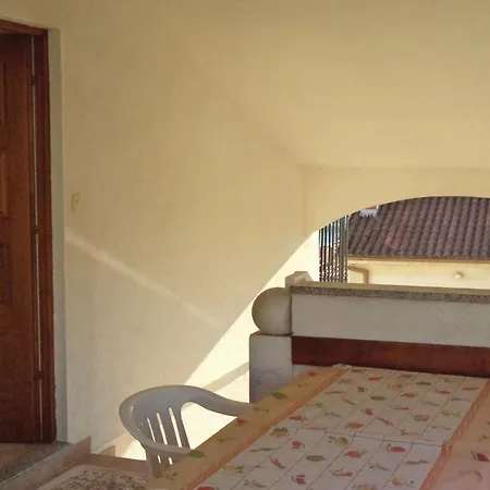 Awesome Apartment In Pula With House Sea View شقة