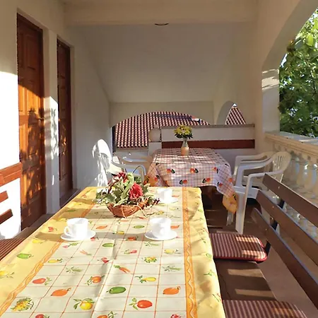 Apartament 2 Bedroom Cozy In Pula