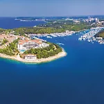 Apartment 2 Bedroom Cozy In Pula