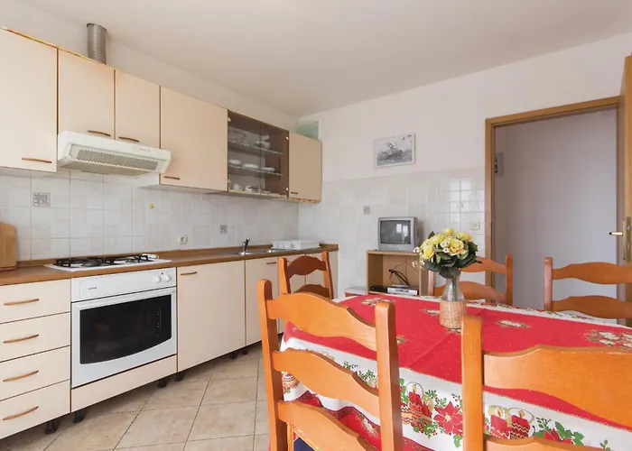 2 Bedroom Cozy In * 普拉