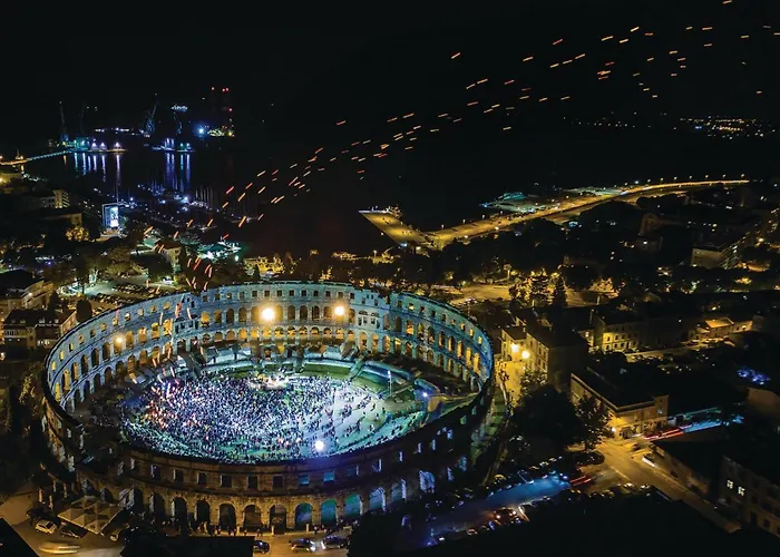 公寓 2 Bedroom Cozy In