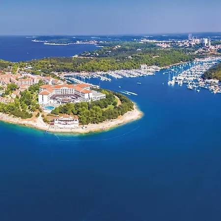 Apartment 2 Bedroom Cozy In Pula